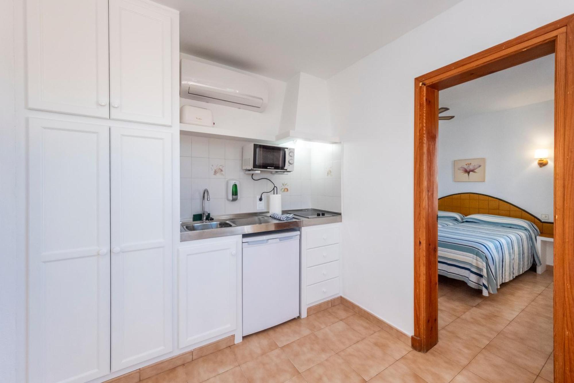 Apartamentos Sol Ponent กาลาบลังกา ภายนอก รูปภาพ